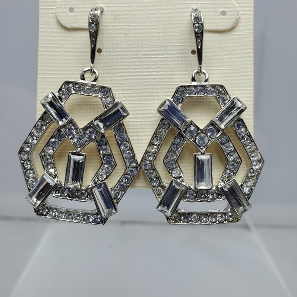 Mystique silver dangle earring with rhinestones - Picture 2 of 5